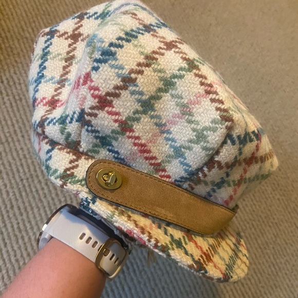 Coach hat. Never worn-with tags - Picture 4 of 4